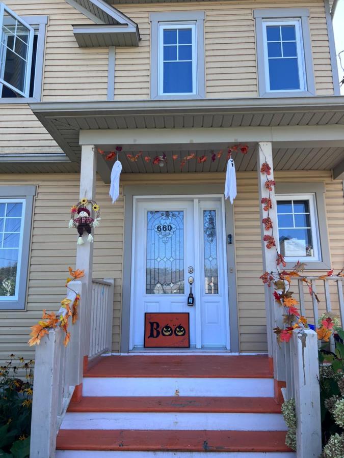 Maison Chaleureuse, Energetique Et Florale Sherbrooke Exterior foto